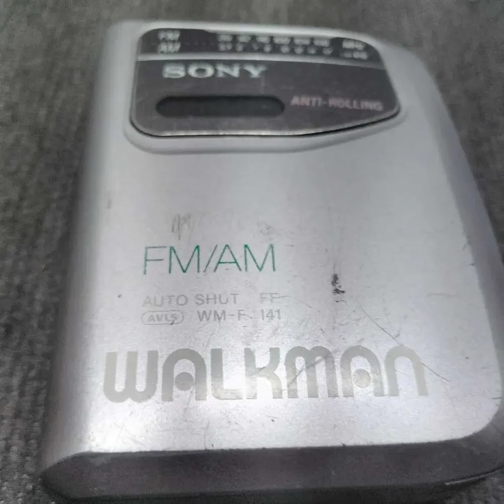 Sony WM-FX141 Walkman FM AM Radio Cassette Player Anti-Rolling Silver